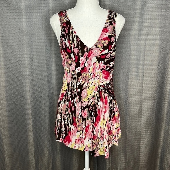 IDEOLOGY SMALL BROWN AND PINK SLEEVELESS SILK BLOUSE WITH HANDKERCHIEF HEM - Picture 1 of 9